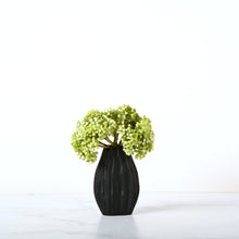 Load image into Gallery viewer, Pouch Vase with Green Bud Balls