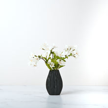 Load image into Gallery viewer, Pouch Vase with Pear Blossoms