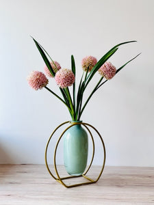 Suspend Vase With Alliums
