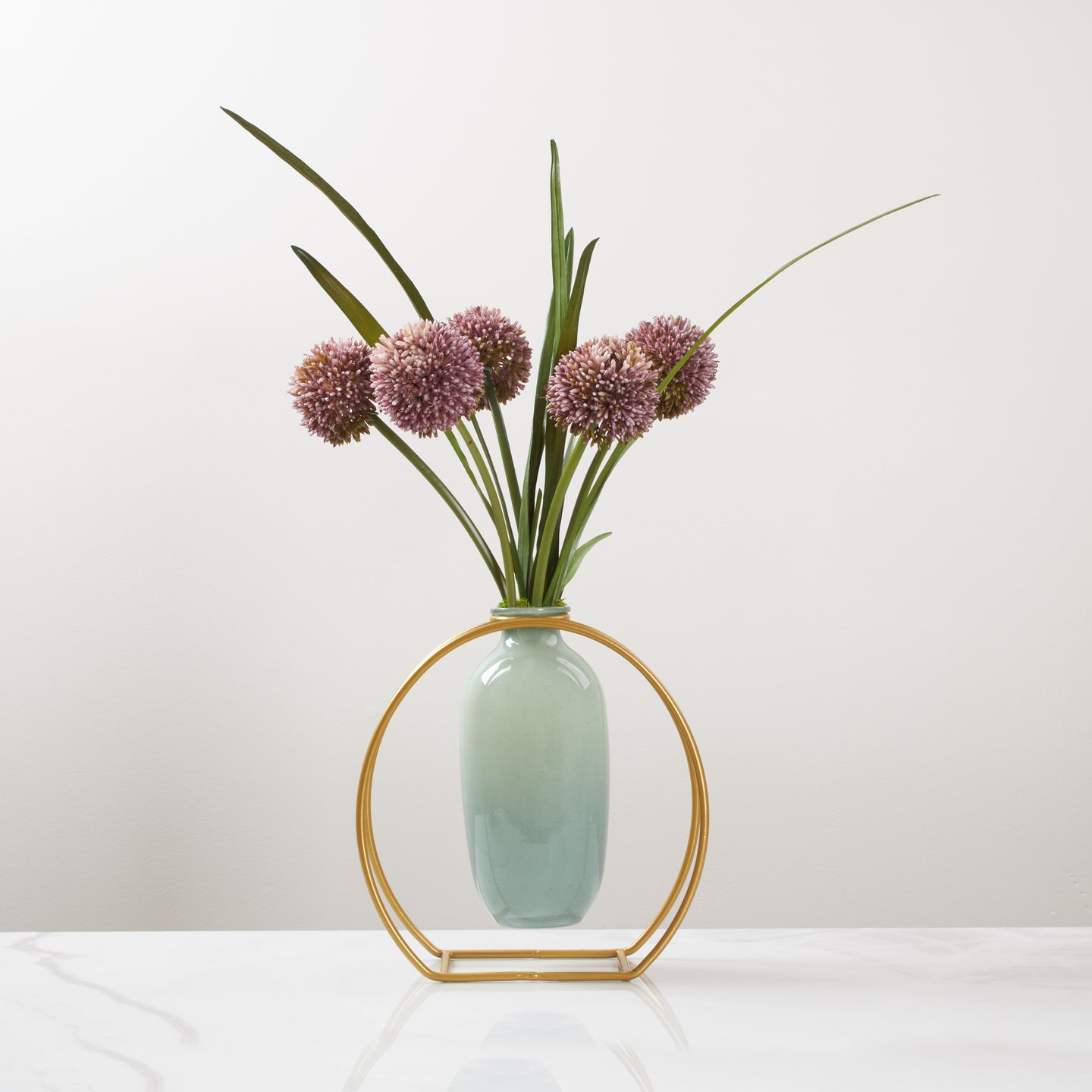 Suspend Vase With Alliums